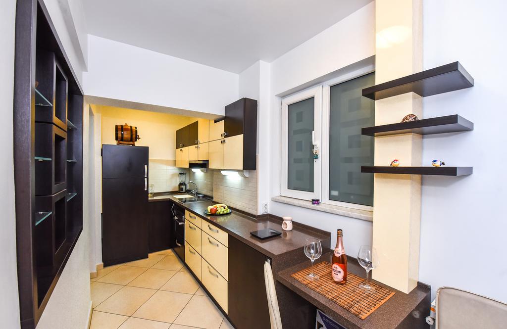 Apartment Victoriei 1 *